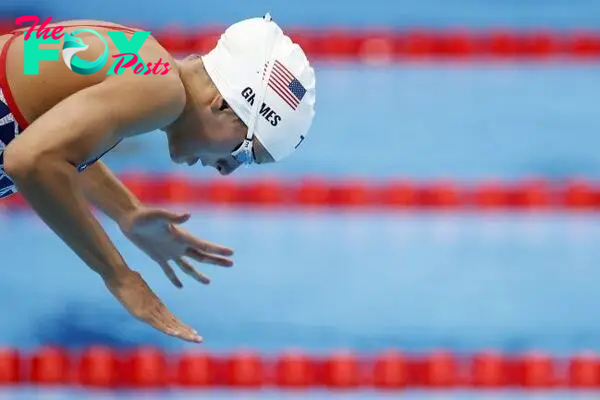 In Tokyo, the American made waves in the world of swimming after qualifying for the Olympics at the age of 15 years old. She intends to do the same in Paris.
