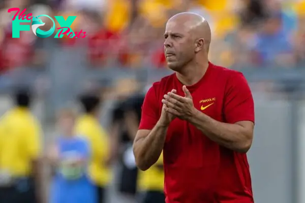 PITTSBURGH - Friday, July 26, 2024: Liverpool's Arne Slot during a pre-season friendly match between Liverpool and Real Betis Balompié at the Acrisure Stadium on day three of the club's pre-season tour of the USA. (Photo by David Rawcliffe/Propaganda)