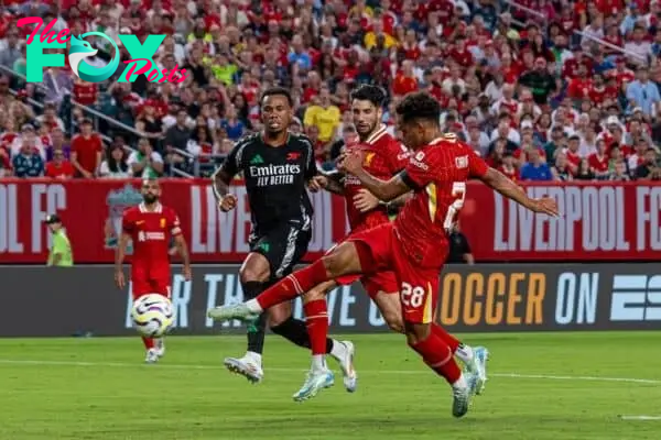 PHILADELPHIA - Wednesday, July 31, 2024: Liverpool's Fábio Carvalho scores the second goal during a pre-season friendly match between Liverpool FC and Arsenal FC at the Lincoln Financial Field on day eight of the club's pre-season tour of the USA. (Photo by David Rawcliffe/Propaganda)