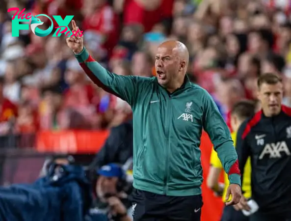 COLUMBIA - Saturday, August 3, 2024: Liverpool's head coach Arne Slot during a pre-season friendly match between Liverpool FC and Manchester United FC at the Williams-Brice Stadium on day eleven of the club's pre-season tour of the USA. (Photo by David Rawcliffe/Propaganda)