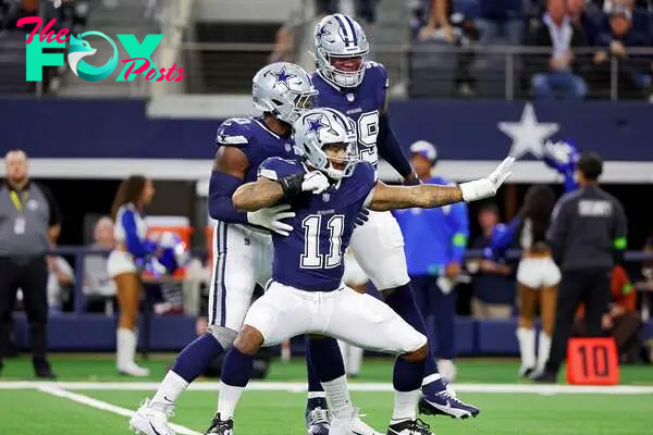 Dallas Cowboys edge rusher Micah Parsons is amongst the players looking for a contract extension and his brother Terrence had something to say about it.