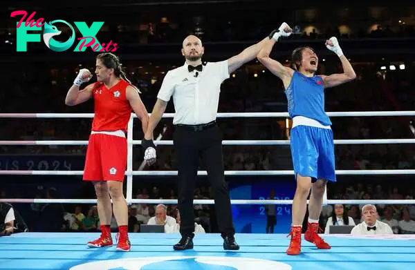 Yang Liu (right) celebrates after her semi-final victory over Chen Nien Chin.