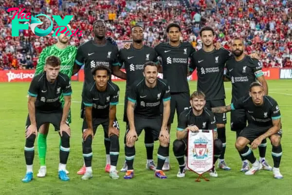 COLUMBIA - Saturday, August 3, 2024: Liverpool players line-up for a team group photograph before a pre-season friendly match between Liverpool FC and Manchester United FC at the Williams-Brice Stadium on day eleven of the club's pre-season tour of the USA. (Photo by David Rawcliffe/Propaganda)