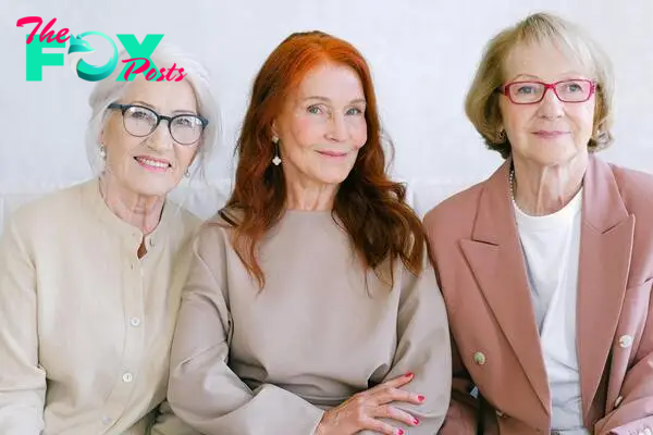 Three mature women | Source: Pexels