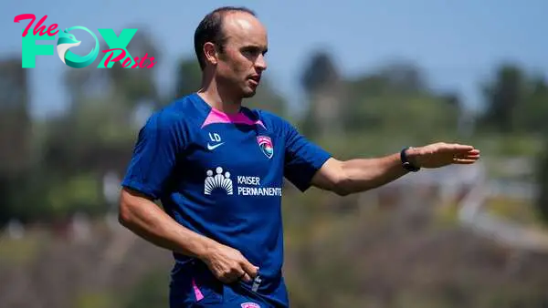 The former USMNT star has taken over as coach of the NWSL’s San Diego Wave and got off to a winning start. FDP discussed his new role.