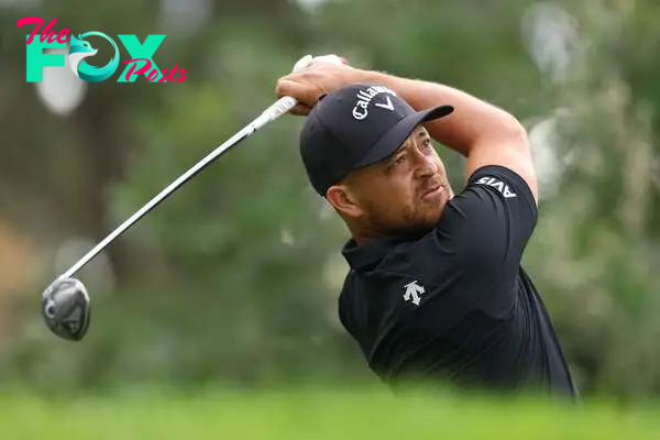 CASTLE ROCK, COLORADO - AUGUST 22: Xander Schauffele of the United States plays his shot from the second tee during the first round of the BMW Championship at Castle Pines Golf Club on August 22, 2024 in Castle Rock, Colorado.   Christian Petersen/Getty Images/AFP (Photo by Christian Petersen / GETTY IMAGES NORTH AMERICA / Getty Images via AFP)