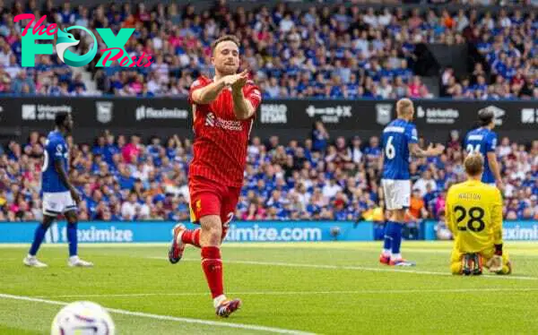 IPSWICH, ENGLAND - Saturday, August 17, 2024: Liverpool's Diogo Jota celebrates after scoring the opening goal during the FA Premier League match between Ipswich Town FC and Liverpool FC at Portman Road. (Photo by David Rawcliffe/Propaganda)