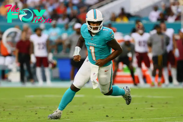 Miami Dolphins quarterback Tua Tagovailoa (1) against the Washington Commanders.
