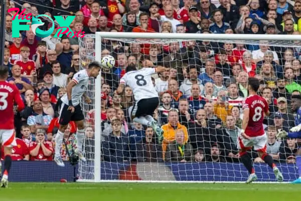 MANCHESTER, ENGLAND - Sunday, September 1, 2024: Liverpool's Luis Díaz scores the first goal during the FA Premier League match between Manchester United FC and Liverpool FC at Old Trafford. (Photo by David Rawcliffe/Propaganda)