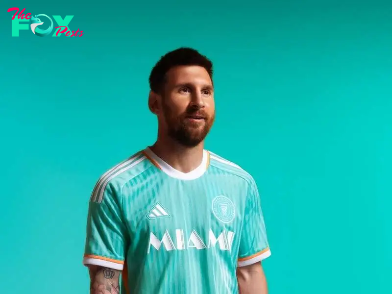 Lionel Messi unveils Inter Miami throwback jersey