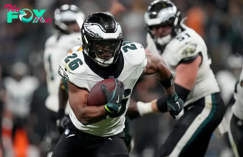 Sep 6, 2024; Sao Paulo, BRA; Philadelphia Eagles running back Saquon Barkley (26) runs during the first half against the Green Bay Packers at Neo Quimica Arena. Mandatory Credit: Kirby Lee-Imagn Images