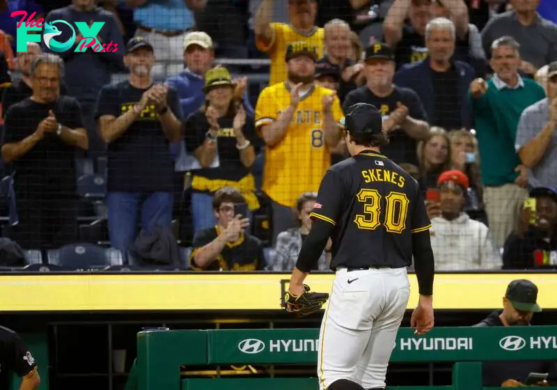 PITTSBURGH, PA - SEPTEMBER 09: Paul Skenes #30 of the Pittsburgh Pirates is cheered on by fans during the game against the Miami Marlins at PNC Park on September 9, 2024 in Pittsburgh, Pennsylvania.   Justin K. Aller/Getty Images/AFP (Photo by Justin K. Aller / GETTY IMAGES NORTH AMERICA / Getty Images via AFP)