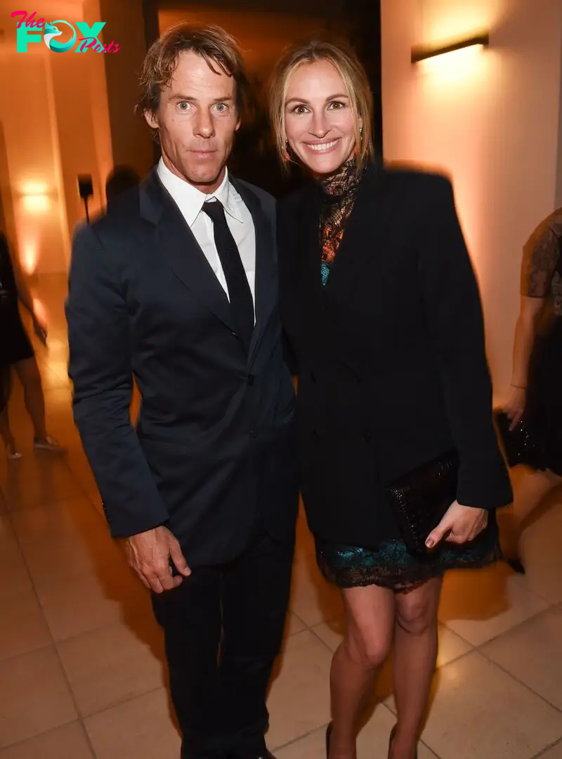 Danny Moder and Julia Roberts at the Gala in the Garden sponsored by Bottega Veneta in Los Angeles on October 10, 2015 | Source: Getty Images