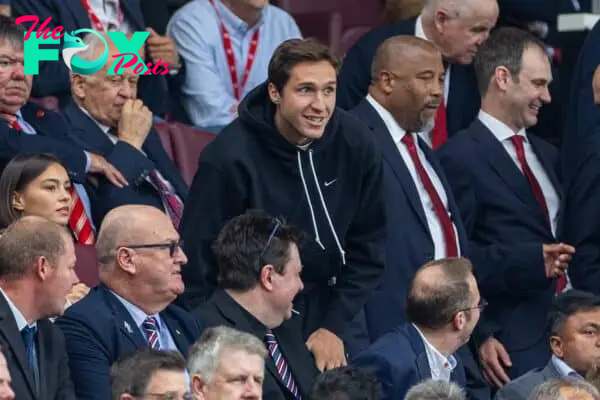 MANCHESTER, ENGLAND - Sunday, September 1, 2024: Liverpool's new signing Federico Chiesa during the FA Premier League match between Manchester United FC and Liverpool FC at Old Trafford. (Photo by David Rawcliffe/Propaganda)