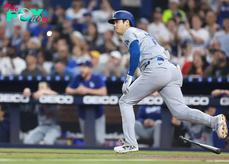 MIAMI, FLORIDA - SEPTEMBER 18: Shohei Ohtani #17 of the Los Angeles Dodgers singles during the first inning against the Miami Marlins at loanDepot park on September 18, 2024 in Miami, Florida.   Carmen Mandato/Getty Images/AFP (Photo by Carmen Mandato / GETTY IMAGES NORTH AMERICA / Getty Images via AFP)