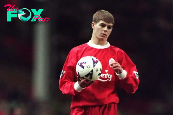 Liverpool's Steven Gerrard prepares to take a throw during his debut - 29-Nov-1998 - (Picture by Mike Egerton EMPICS Sport)