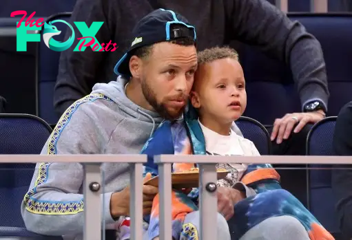 Watch: Steph Curry and son Canon ham it up at Warriors summer league game