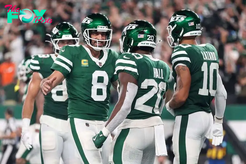 Aaron Rodgers and the New York Jets improved to 2-1 after a dominating win over the New England Patriots on Thursday Night from the Meadowlands.