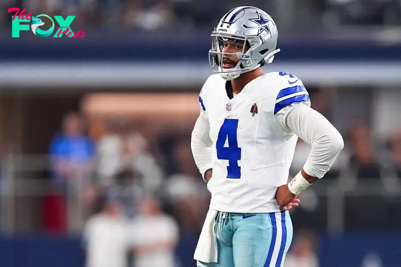 The Dallas Cowboys suffered their second straight home loss to the Baltimore Ravens and quarterback Dak Prescott was in no mood to deal with hecklers.