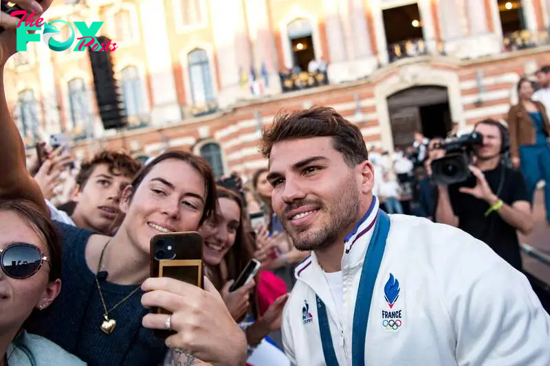 Antoine Dupont, the French rugby player, has recently hinted at a surprising potential career move that has left fans and sports analysts thinking.