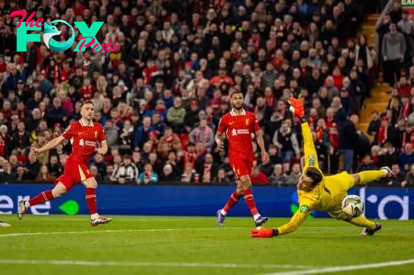 LIVERPOOL, ENGLAND - Wednesday, September 25, 2024: Liverpool's Diogo Jota scores the second goal during the Football League Cup 3rd Round match between Liverpool FC and West Ham United FC at Anfield. (Photo by Ryan Brown/Propaganda)