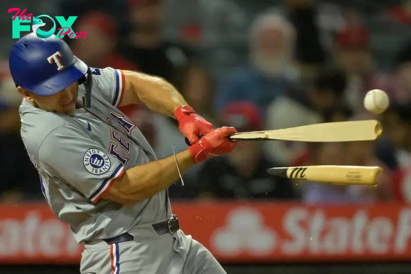 ANAHEIM, CALIFORNIA - SEPTEMBER 27: Wyatt Langford #36 of the Texas Rangers breaks his bat as he files out in the seventh inning against the Los Angeles Angels at Angel Stadium of Anaheim on September 27, 2024 in Anaheim, California.   Jayne Kamin-Oncea/Getty Images/AFP (Photo by Jayne Kamin-Oncea / GETTY IMAGES NORTH AMERICA / Getty Images via AFP)