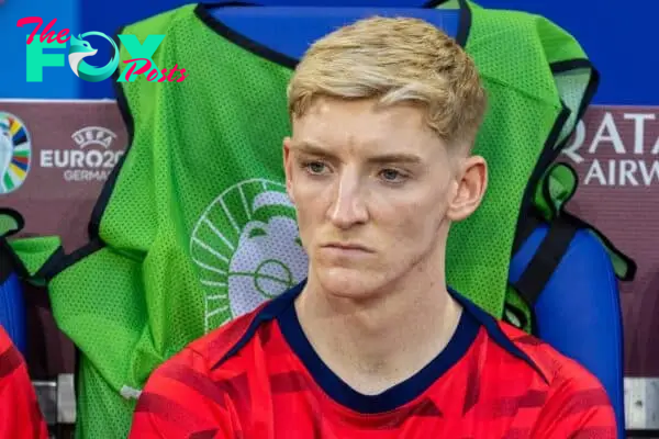 GELSENKIRCHEN, GERMANY - Sunday, June 16, 2024: England's Anthony Gordon on the bench before the UEFA Euro 2024 Group C match between Serbia and England at the Arena AufSchalke. England won 1-0. (Photo by David Rawcliffe/Propaganda)