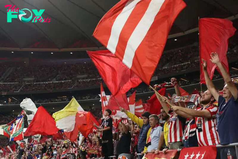 Afición del Atlético en el Atlético-Madrid.