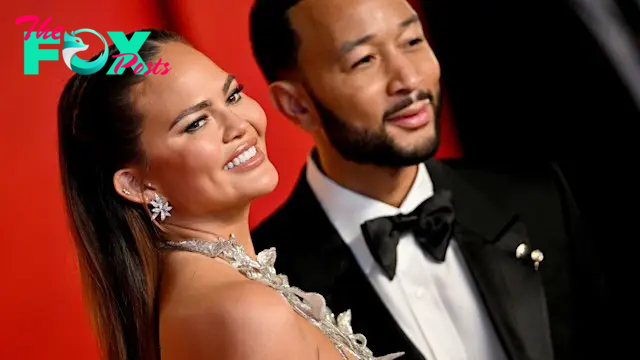 BEVERLY HILLS, CALIFORNIA - MARCH 10: Chrissy Teigen, John Legend attend the 2024 Vanity Fair Oscar Party Hosted By Radhika Jones at Wallis Annenberg Center for the Performing Arts on March 10, 2024 in Beverly Hills, California. (Photo by Lionel Hahn/Getty Images)