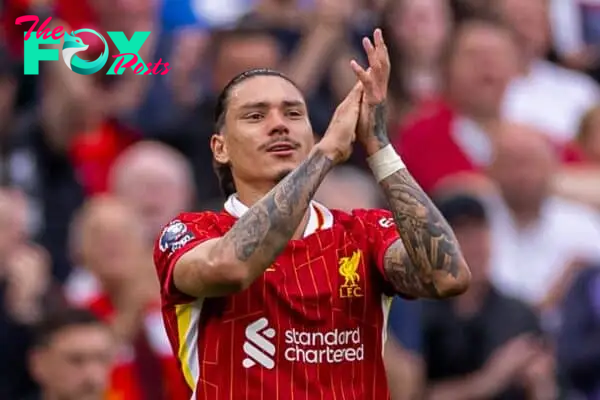 LIVERPOOL, ENGLAND - Saturday, September 21, 2024: Liverpool's Darwin Núñez applauds the supporters as he is substituted during the FA Premier League match between Liverpool FC and AFC Bournemouth at Anfield. Liverpool won 3-0. (Photo by David Rawcliffe/Propaganda)