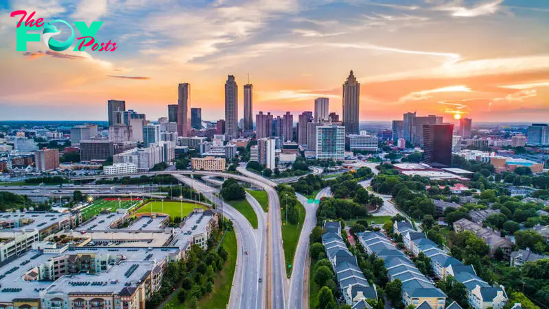 Panoramic view of Atlanta in the evening as the sun sets.