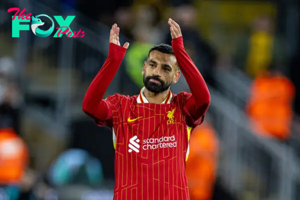 WOLVERHAMPTON, ENGLAND - Saturday, September 28, 2024: Liverpool's Mohamed Salah applauds the supporters after the FA Premier League match between Wolverhampton Wanderers FC and Liverpool FC at Molineux Stadium. Liverpool won 2-1. (Photo by David Rawcliffe/Propaganda)