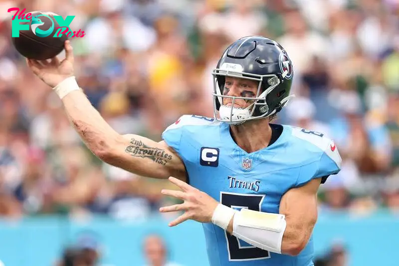 NASHVILLE, TENNESSEE - SEPTEMBER 22: Quarterback Will Levis #8 of the Tennessee Titans passes against the Green Bay Packers during the second quarter at Nissan Stadium on September 22, 2024 in Nashville, Tennessee.   Johnnie Izquierdo/Getty Images/AFP (Photo by Johnnie Izquierdo / GETTY IMAGES NORTH AMERICA / Getty Images via AFP)