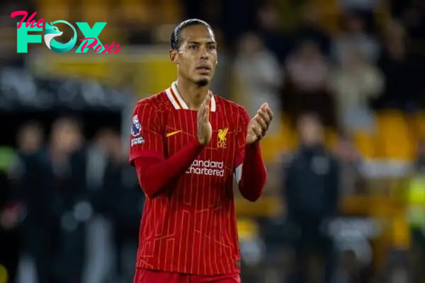 WOLVERHAMPTON, ENGLAND - Saturday, September 28, 2024: Liverpool's captain Virgil van Dijk applauds the supporters after the FA Premier League match between Wolverhampton Wanderers FC and Liverpool FC at Molineux Stadium. (Photo by David Rawcliffe/Propaganda)