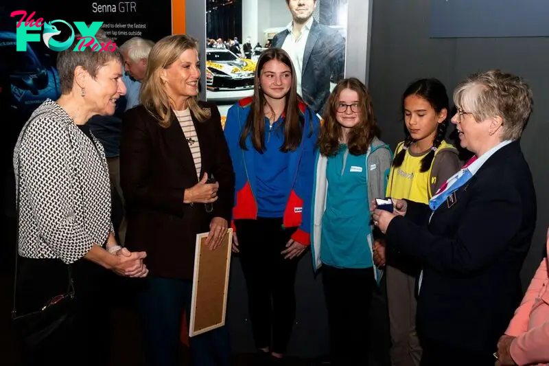 Duchess Sophie with three GirlGuides and Chief Guide Tracy Foster