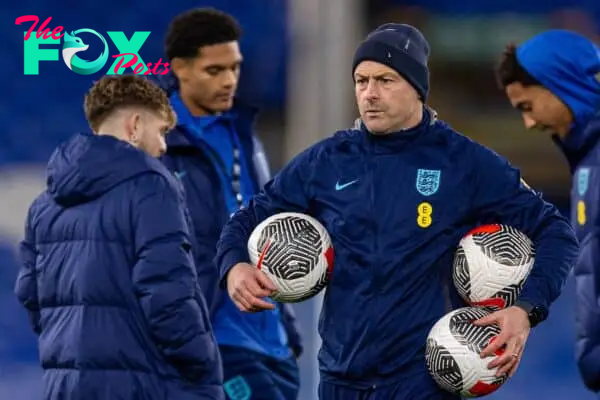 LIVERPOOL, ENGLAND - Tuesday, November 21, 2023: England U21 manager Lee Carsley during the pre-match warm-up before the 2025 UEFA European Under-21 Championship Qualifying Group F game between England and Northern Ireland at Goodison Park. Elliott. Quansah (Photo by Paul Currie/Propaganda)