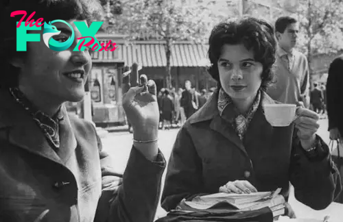 1961-Parisian-Students-at-Lunchtime---Paris-Loomis-Dean