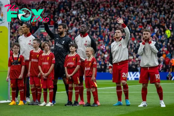 LIVERPOOL, ENGLAND - Sunday, August 25, 2024: Liverpool's captain Virgil van Dijk, goalkeeper Alisson Becker, Ibrahima Konaté, Andy Robertson and Alexis Mac Allister line-up before the FA Premier League match between Liverpool FC and Brentford FC at Anfield. Liverpool won 2-0. (Photo by David Rawcliffe/Propaganda)