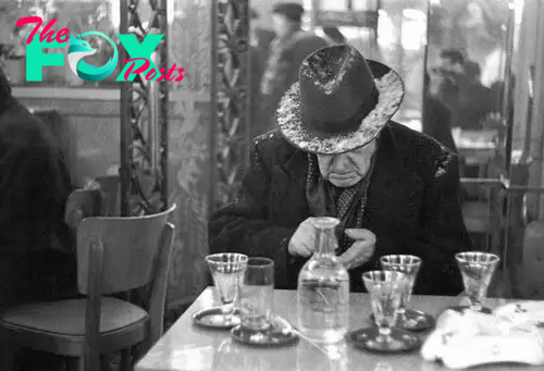 1951-Louis-Stettner-Christmas-Eve----ile-Saint-Louis-Paris