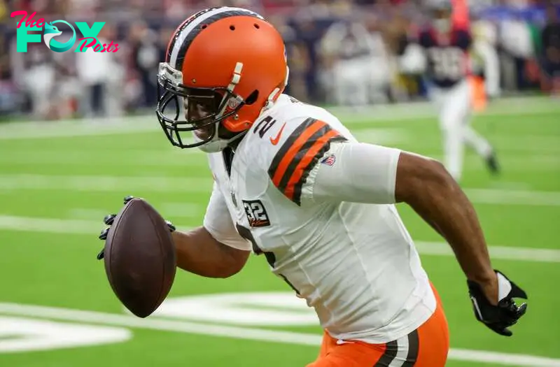 Dec 24, 2023; Houston, Texas, USA; Cleveland Browns wide receiver Amari Cooper (2) runs for a touchdown after a catch against the Houston Texans in the second quarter at NRG Stadium. Mandatory Credit: Thomas Shea-USA TODAY Sports