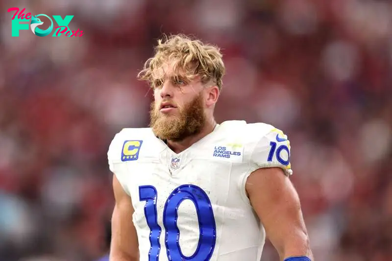 GLENDALE, ARIZONA - SEPTEMBER 15: Cooper Kupp #10 of the Los Angeles Rams looks on prior to a game against the Arizona Cardinals at State Farm Stadium on September 15, 2024 in Glendale, Arizona.   Christian Petersen/Getty Images/AFP (Photo by Christian Petersen / GETTY IMAGES NORTH AMERICA / Getty Images via AFP)