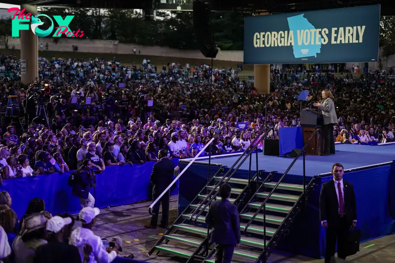 Democratic Presidential Nominee Kamala Harris Campaigns In Atlanta