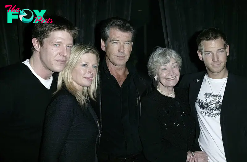 Christopher Brosnan, Charlotte Brosnan, May Smith, Pierce Brosnan, and Sean Brosnan at "The Matador" after-show party on February 21, 2006, in London, England. | Source: Getty Images