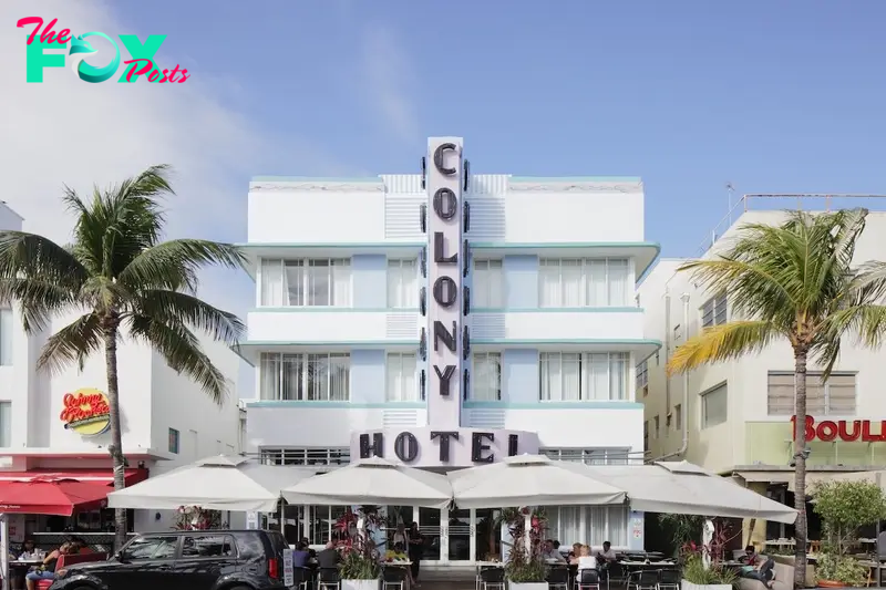 Colony Hotel