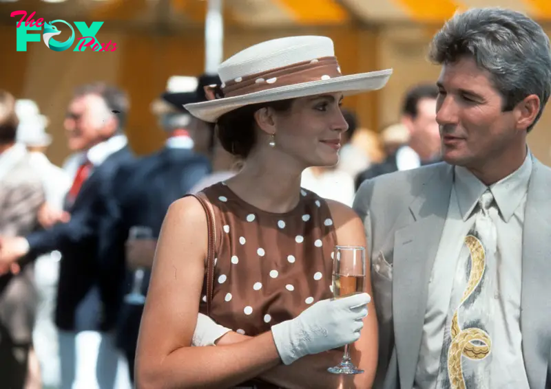 Julia Roberts and Richard Gere on the set of "Pretty Woman" in 1990 | Source | Getty Images