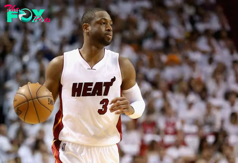 Miami Heat legend Dwyane Wade was today bestowed the ultimate honor as his statue was unveiled at the front of the team's home arena. 

Wade, a 13-time All-Star, who played 16 seasons in the NBA, winning three championships with the Heat and was inducted into the Naismith Memorial Basketball Hall of Fame, is the first player in franchise history to have a statue made in his honour. 