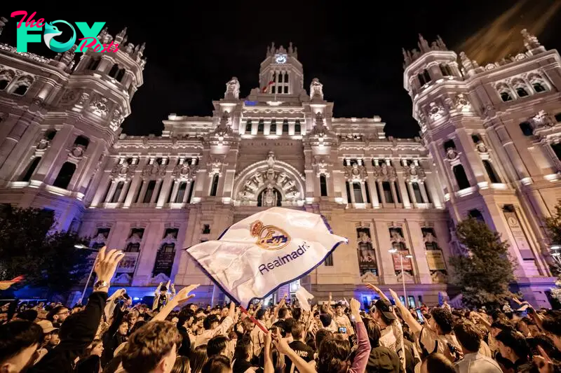 Real Madrid fans celebrate