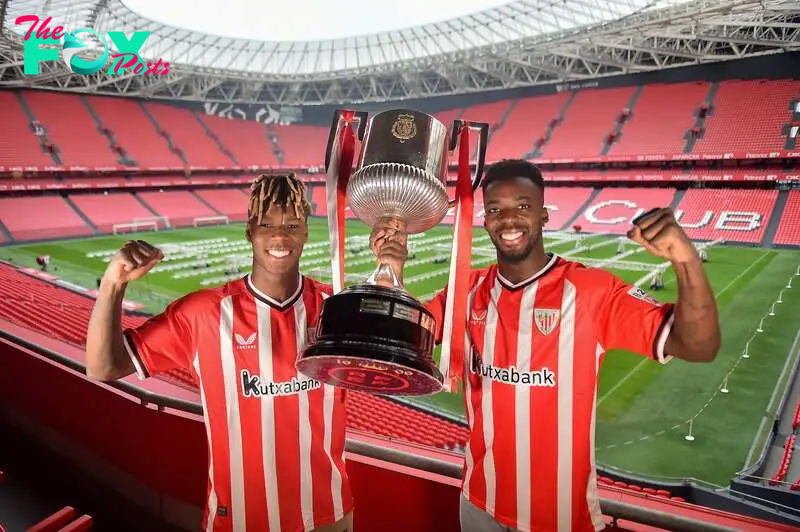 IÑAKI WILLIAMS & NICO WILLIAMS with COPA DEL REY trophy