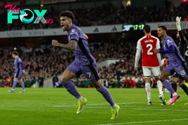 LONDON, ENGLAND - Sunday, February 4, 2024: Liverpool's Luis Díaz celebrates his side's first equalising goal during the FA Premier League match between Arsenal FC and Liverpool FC at the Emirates Stadium. (Photo by David Rawcliffe/Propaganda)