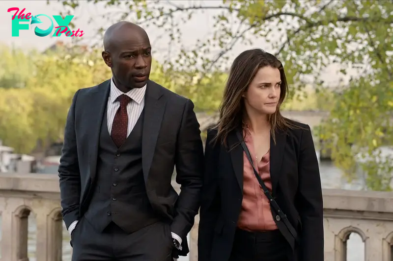 David Gyasi and Keri Russell in The Diplomat